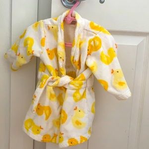 Carter’s 0-9 month robe.